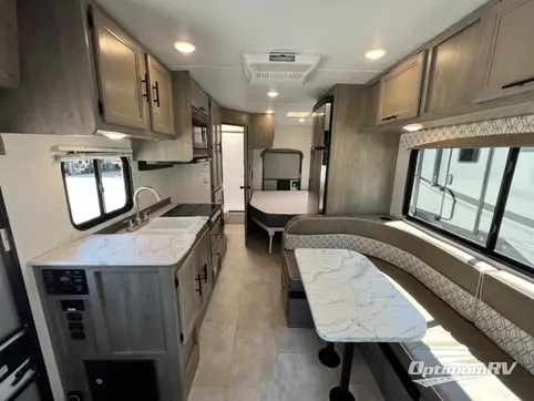 2021 Coachmen Freelander 22XG Chevy 4500 RV Photo 2