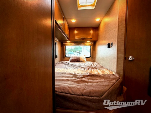 2022 Thor Quantum SE SE22 Ford RV Photo 4