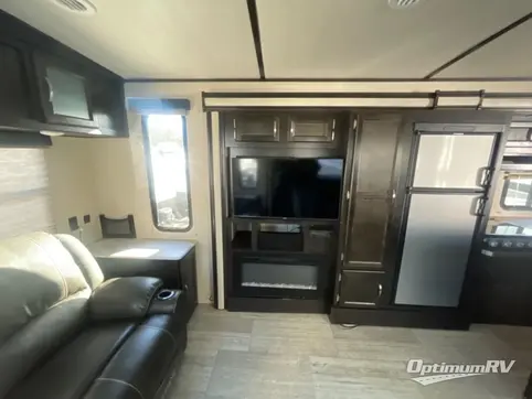 2019 Coachmen Spirit Ultra Lite 3373RL RV Photo 3