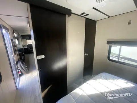 2019 Coachmen Spirit Ultra Lite 3373RL RV Photo 4
