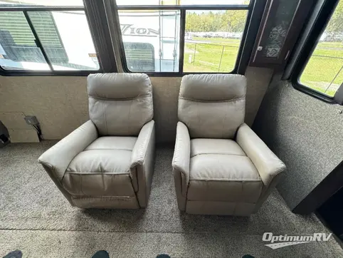 2016 Heartland Road Warrior 425 RV Photo 2