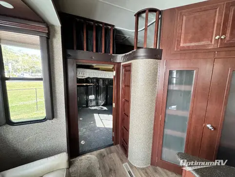 2016 Heartland Road Warrior 425 RV Photo 3