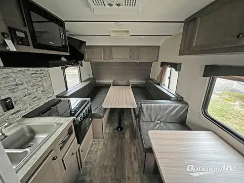 2021 Sunset Park Sun-Lite 18TB RV Photo 4
