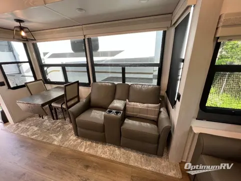 2023 Palomino Columbus 329DV RV Photo 3