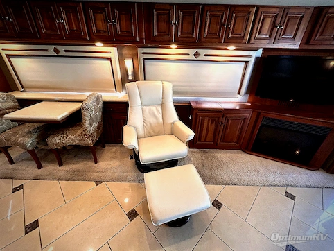 2014 Itasca Ellipse 42QD RV Photo 3
