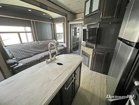 2017 Grand Design Momentum M-Class 350M RV Photo 3