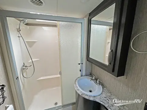 2017 Grand Design Momentum M-Class 350M RV Photo 4