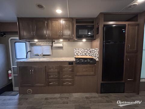 2019 Winnebago Outlook 31N RV Photo 3