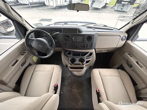 2019 Winnebago Outlook 31N RV Photo 2