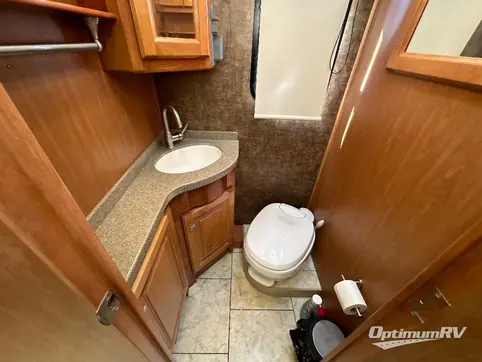 2012 Tiffin Allegro Breeze 32 BR RV Photo 4