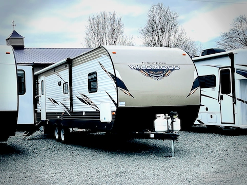 Used 2018 Forest River Wildwood 28RLSS Featured Photo