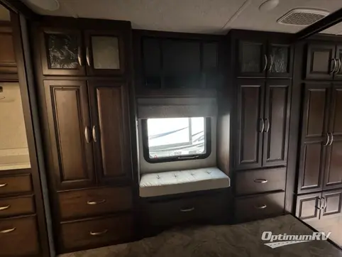 2020 Heartland Landmark 365 Newport RV Photo 4