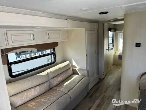 2016 Winnebago Towables Minnie 2401RG RV Photo 3