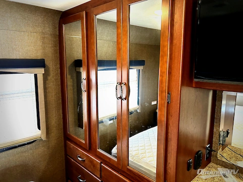 2016 Thor ACE 30.1 RV Photo 4