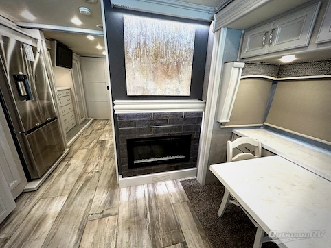 2022 Holiday Rambler Endeavor 38K RV Photo 3