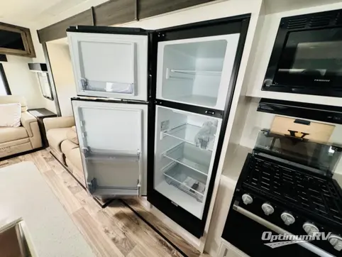 2024 Venture SportTrek Touring Edition STT343VIK RV Photo 4