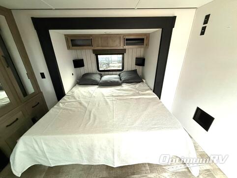 2025 Palomino Puma Destination 402LFT RV Photo 4