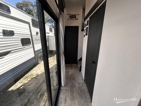 2025 Palomino Puma Destination 403LFT RV Photo 3