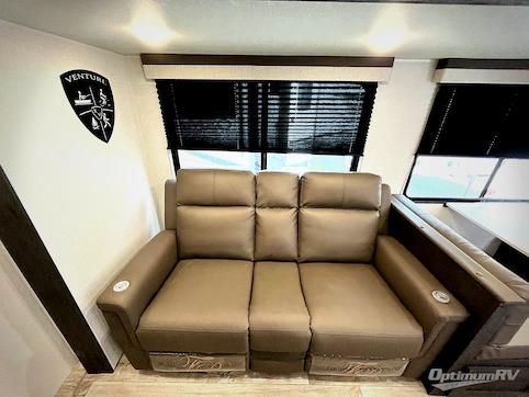 2025 Venture Sienna SA281VQB RV Photo 2