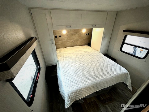 2025 Venture Sienna SA271VBH RV Photo 3