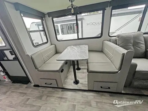 2022 Dutchmen Kodiak Ultimate 3321BHSL RV Photo 3