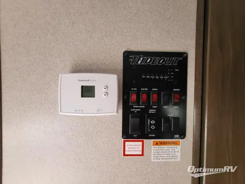 2019 Keystone Hideout 262RES RV Photo 3