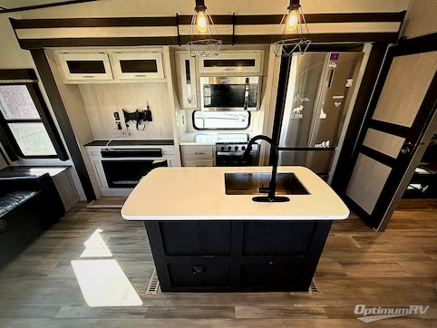 2022 Keystone Sprinter Limited 3590LFT RV Photo 2