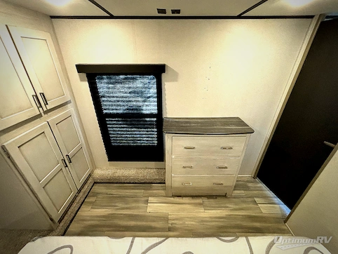 2022 Keystone Sprinter Limited 3590LFT RV Photo 4