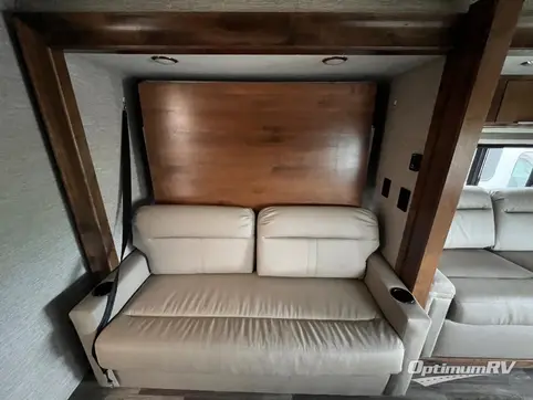 2020 Tiffin Wayfarer 25 RW RV Photo 3