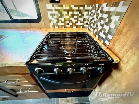 2018 Winnebago Intent 26M RV Photo 4