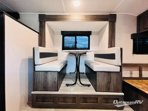 2021 Coachmen Clipper Ultra-Lite 17BHS RV Photo 2