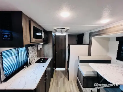 2021 Coachmen Clipper Ultra-Lite 17BHS RV Photo 3