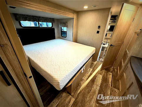 2022 Forest River Sandpiper Luxury 391FLRB RV Photo 4