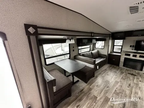 2018 Keystone Springdale 253FWRE RV Photo 2