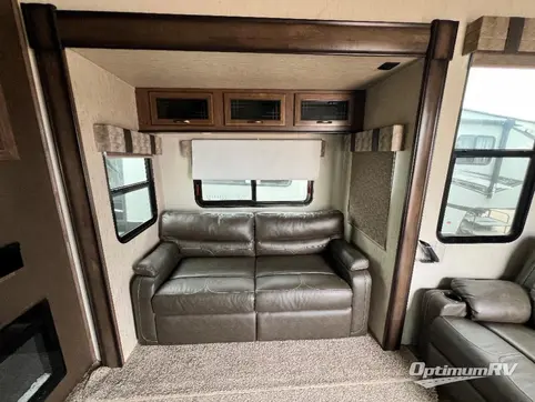 2020 Forest River Sandpiper 38FKOK RV Photo 2