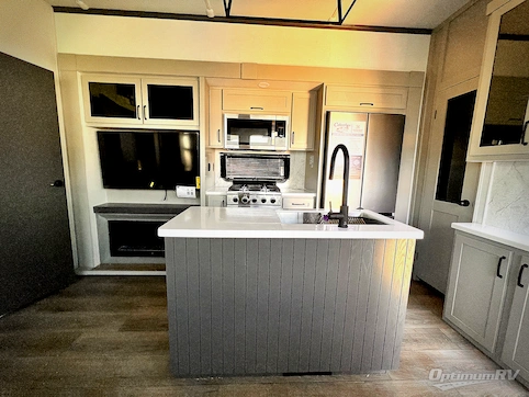 2025 Palomino Columbus 376DS RV Photo 2
