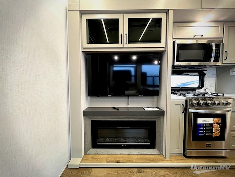 2025 Palomino Columbus 376DS RV Photo 2