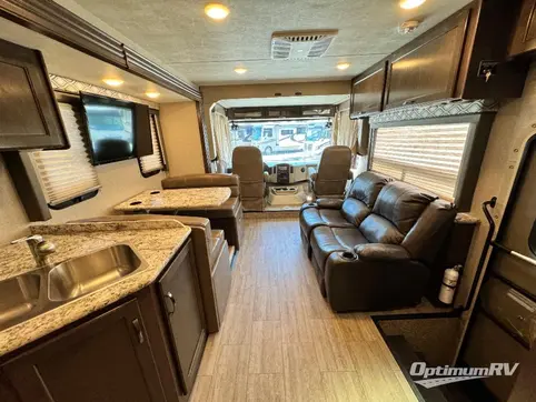 2019 Thor Freedom Traveler A30 RV Photo 4