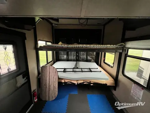 2014 Heartland Cyclone 3800 RV Photo 4