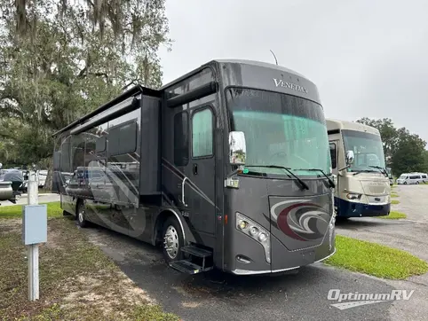 Used 2018 Thor Venetian M37 Featured Photo