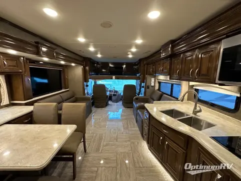 2018 Thor Venetian M37 RV Photo 2