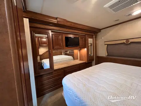 2011 Thor Challenger 37KT RV Photo 4