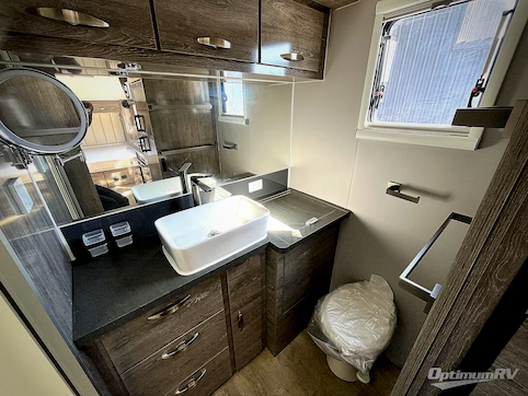 2022 Black Series Camper HQ Series HQ19 RV Photo 4
