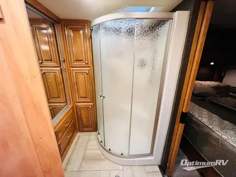 2016 Thor Tuscany 42HQ RV Photo 4