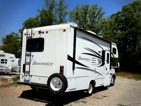 2015 Forest River Sunseeker LE 2250LE Ford RV Photo 2