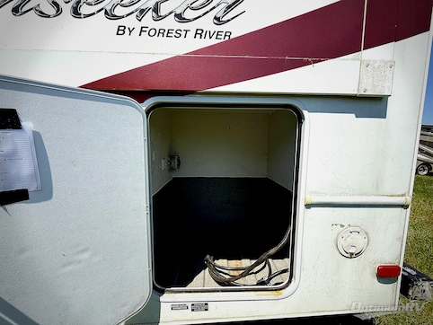 2015 Forest River Sunseeker LE 2250LE Ford RV Photo 4