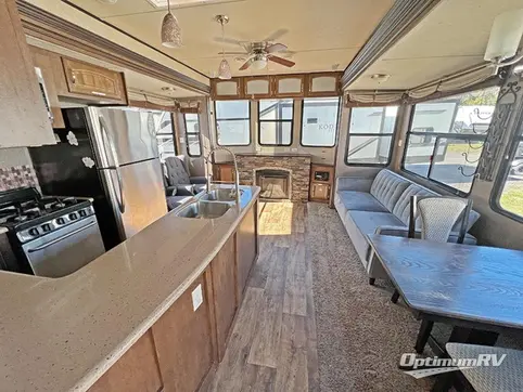 2016 Forest River Salem Villa Series 385FLBH Estate RV Photo 2