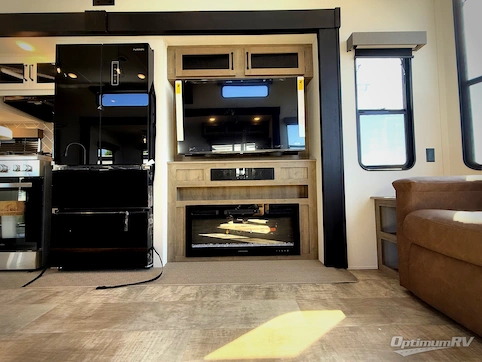 2025 Palomino Puma Destination 402LFT RV Photo 2