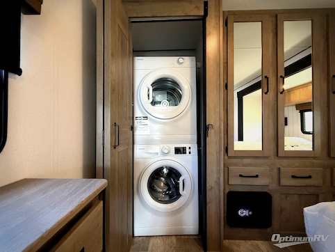 2025 Palomino Puma Destination 402LFT RV Photo 4
