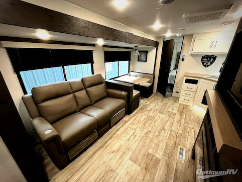 New 2025 Venture Sienna SA271VBH Featured Photo